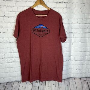 Patagonia Fitz Roy Ventura CA Shirt‎ XL Slim Fit Short Sleeve Crewneck Red PILLS